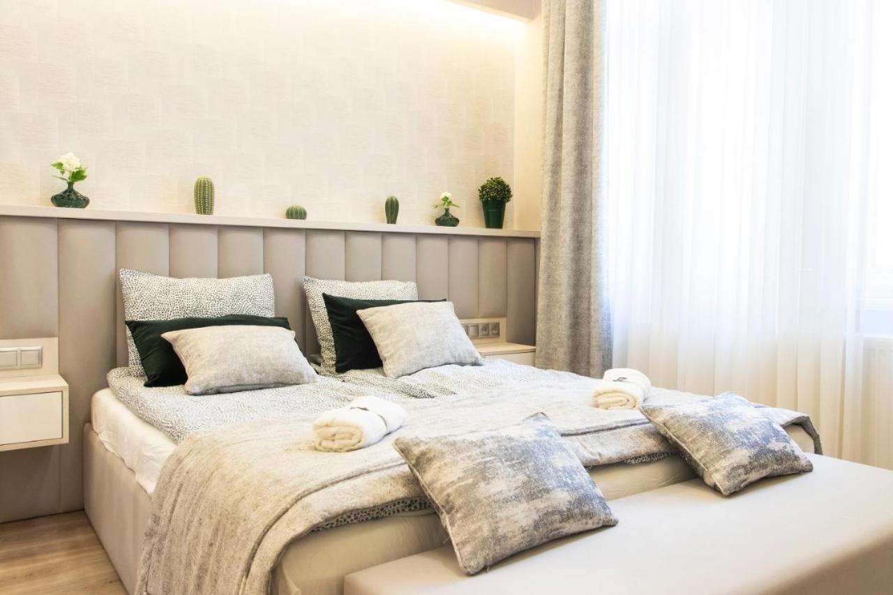 Central Relax Boutique Suites Будапеща Екстериор снимка